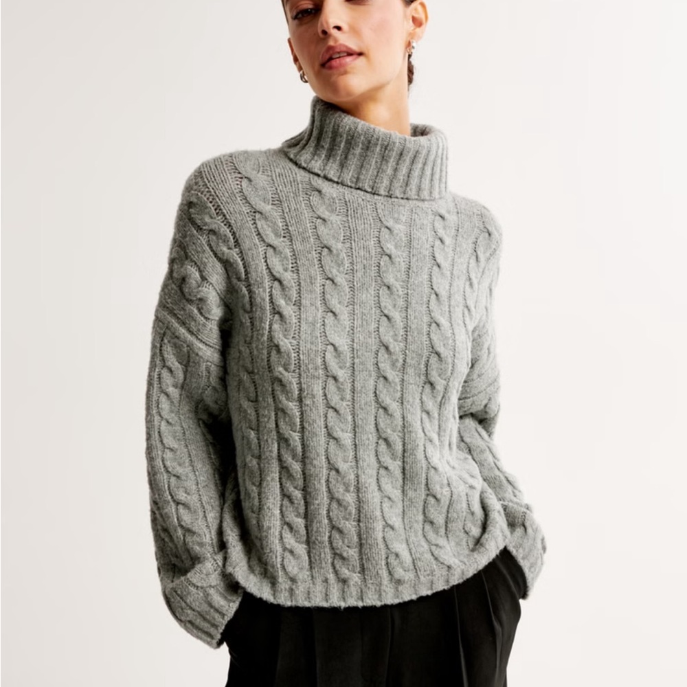 Abercrombie & Fitch Cable Wedge Turtleneck Sweater